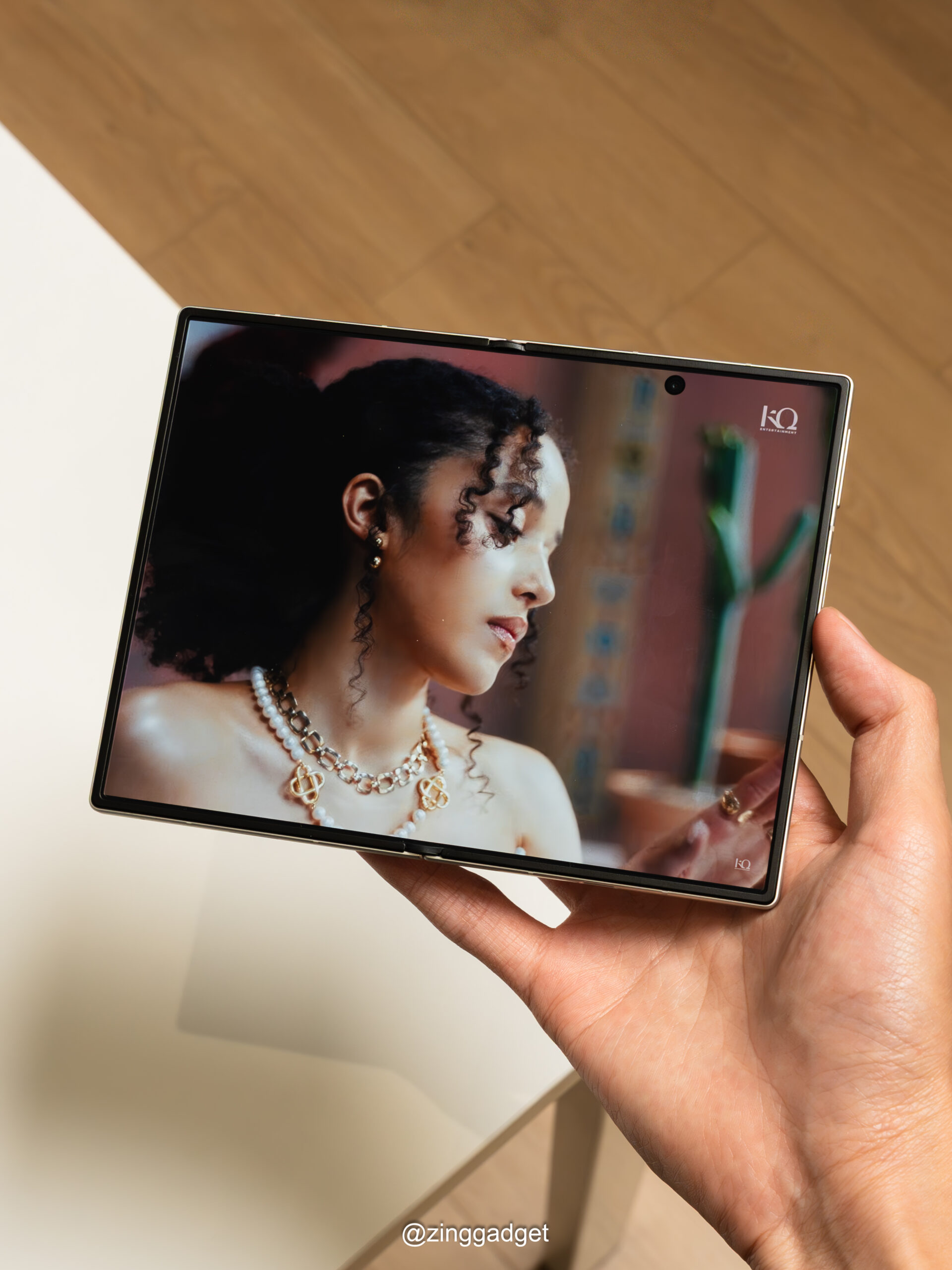 Samsung Galaxy Z Fold8评测:这次的屏幕比例很合理,或许是折叠屏的理想形态! 3 DSC06822 scaled