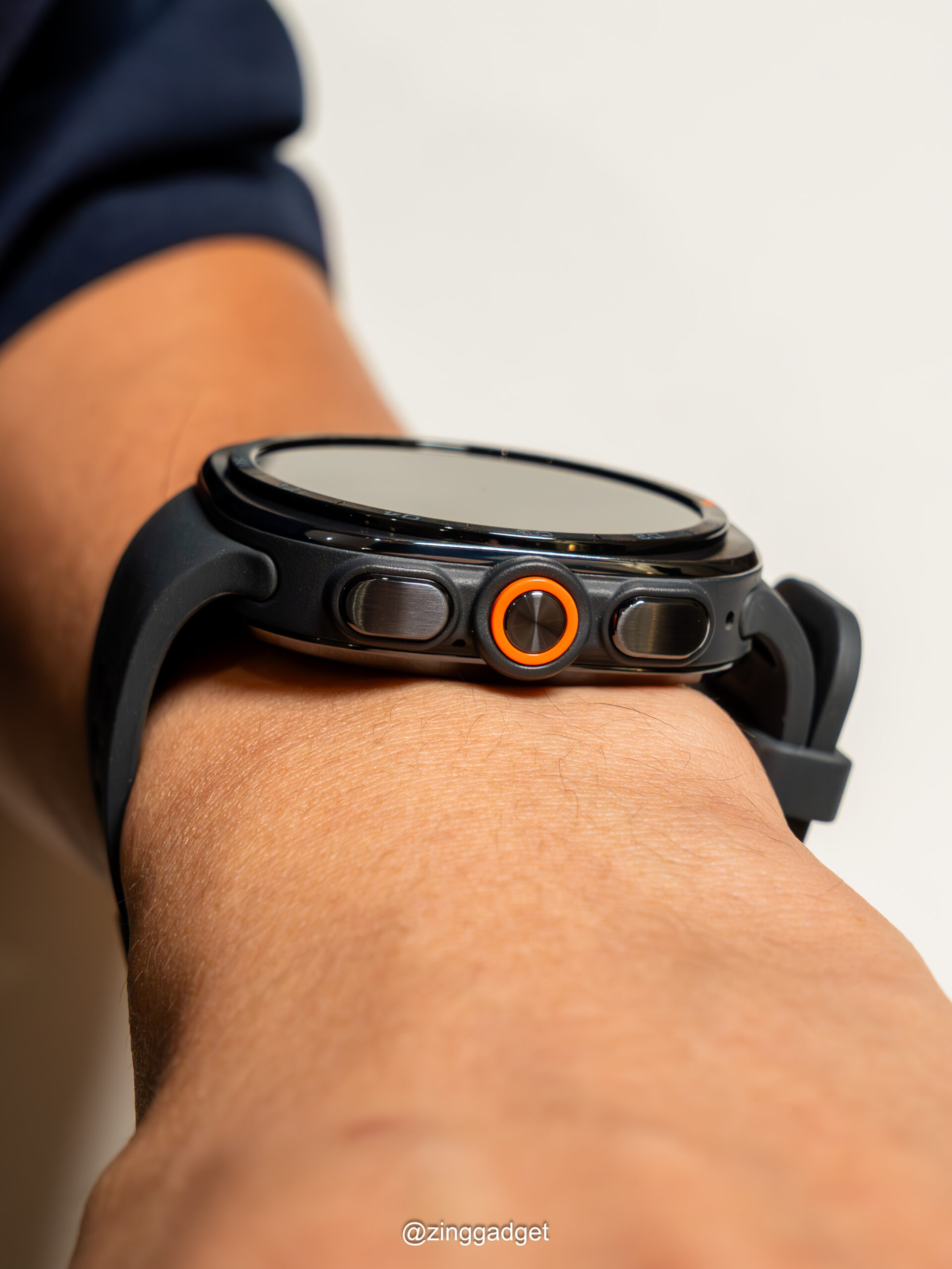 Samsung Galaxy Watch9体验:长时间盯着你的健康看,抬腕就能开启语音助理很“顺手” 3 Samsung Galaxy Watch9体验:长时间盯着你的健康看