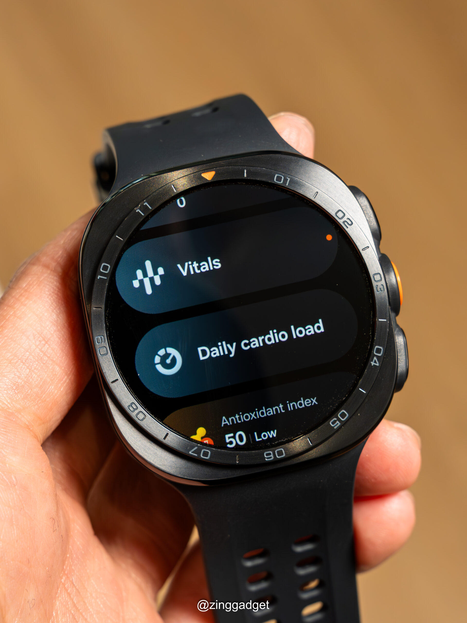 Samsung Galaxy Watch Ultra2 亮点速看:变薄是为了日常,Ultra性能留给户外,健康监测再升级! 7 DSC06903 1 scaled