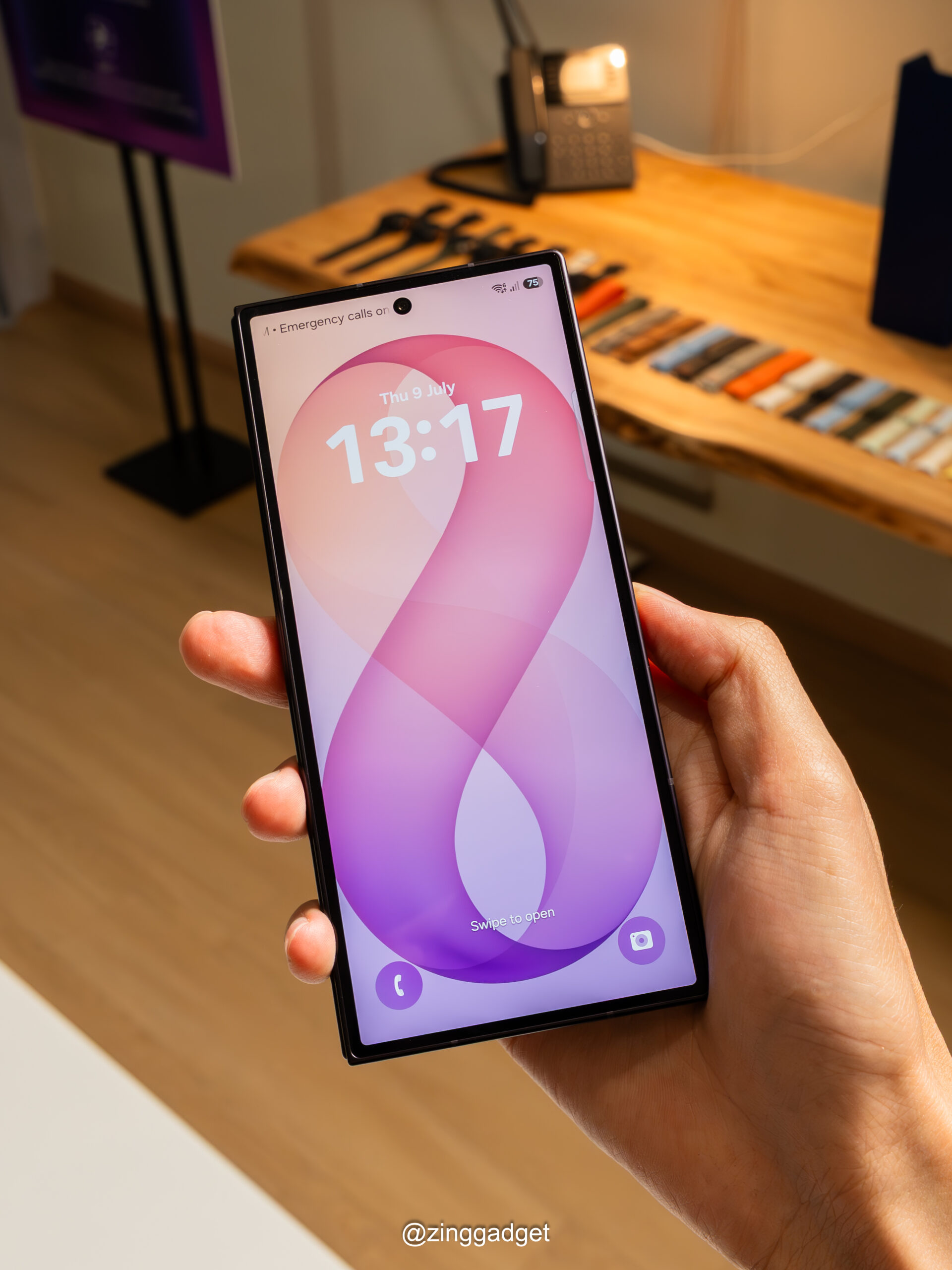 Samsung Galaxy Z Fold8 Ultra体验:优雅高贵、依旧是顶配折叠机 4 DSC06922 scaled