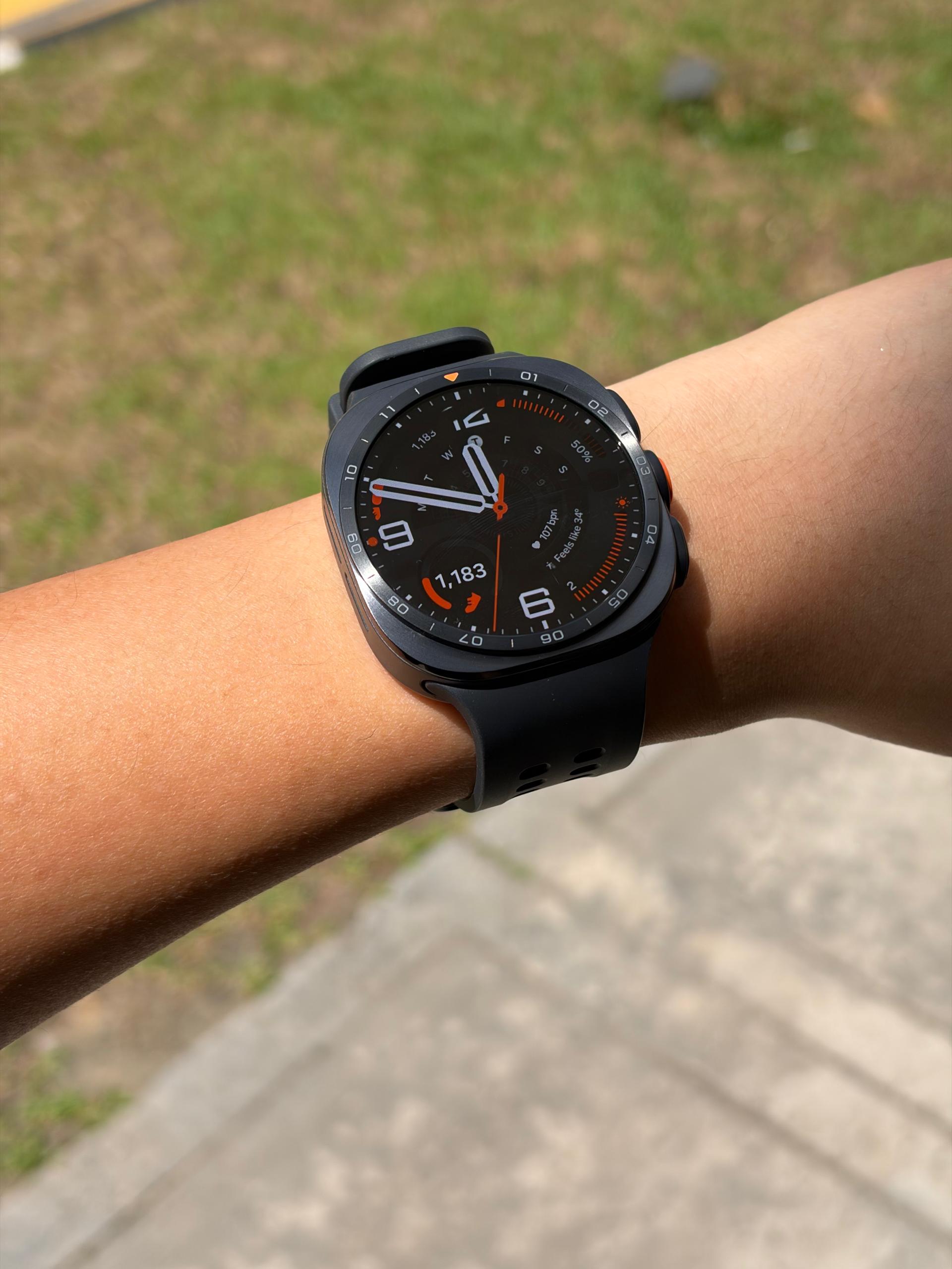 Samsung Galaxy Watch Ultra2 亮点速看:变薄是为了日常,Ultra性能留给户外,健康监测再升级! 4 WhatsApp Image 2026 08 06 at 17.17.22