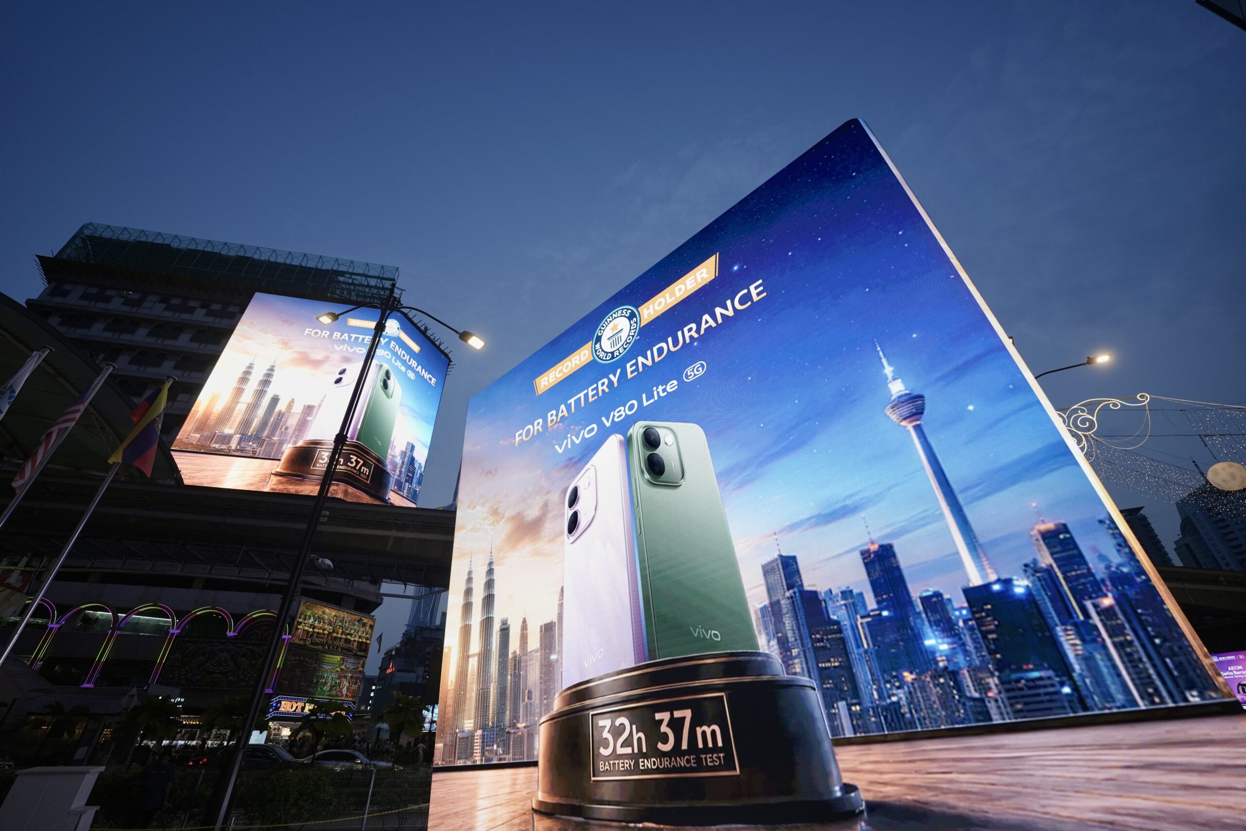 vivo V80 Lite 登陆大马!10,000mAh大电池、45°C 高温续航等,大马售价RM1399起! 2 KKC07765 scaled